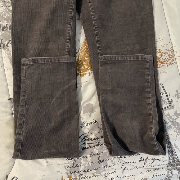 Women’s Gap Skinny Corduroy Pant - Picture 4 of 7
